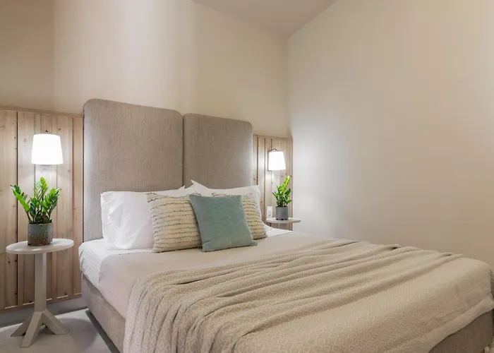 Milk And Honey Romírion